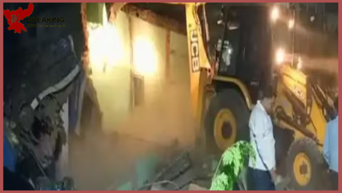 Jharkhand Breaking News! Bulldozers run after riots in Jamshedpur, more than 40 encroached plots freed, 3 houses demolished