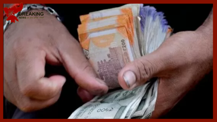 7th Pay Commission: केंद्र सरकार जल्द ही 4% बढ़ाएगी डीए, इतनी बढ़ जाएगी कर्मचारियों की सैलरी