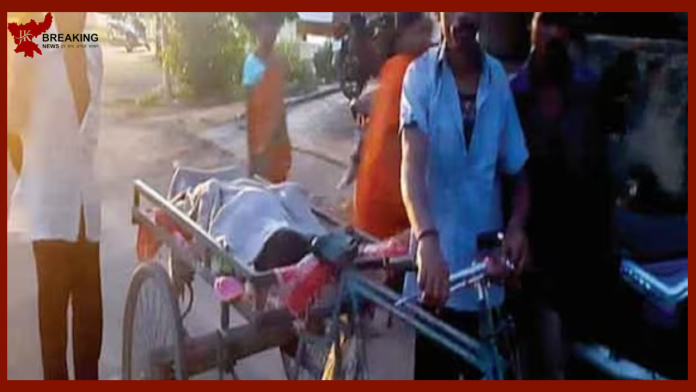Jharkhand Breaking News! किस काम की सरकारी सुविधा, मजबूर पति ठेले पर ले गया पत्नी का शव....नहीं मिली एंबुलेंस