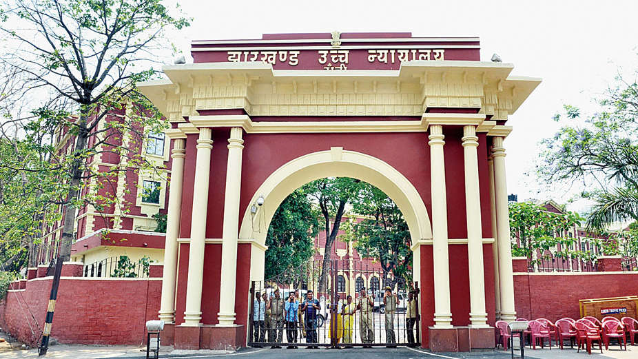 Jharkhand Breaking News! Big decision of Jharkhand High Court, outsiders will not get reservation, know the whole matter Jharkhand Breaking News! Big decision of Jharkhand High Court, outsiders will not get reservation, know the whole matter