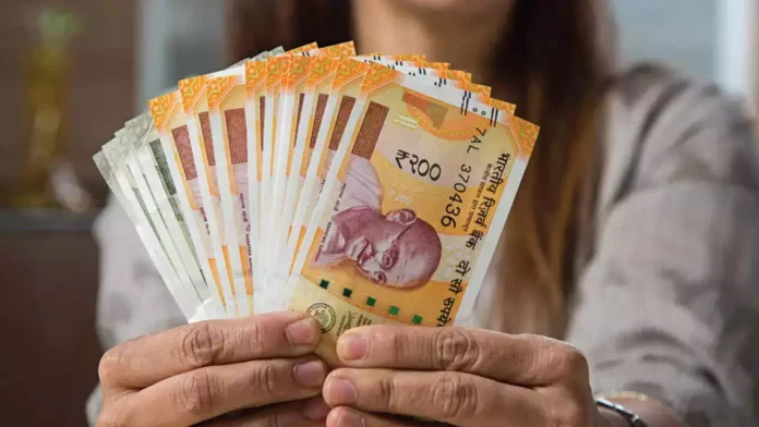 Small Savings Schemes : Middle class will get a big gift on New Year, interest may increase on many schemes including PPF!