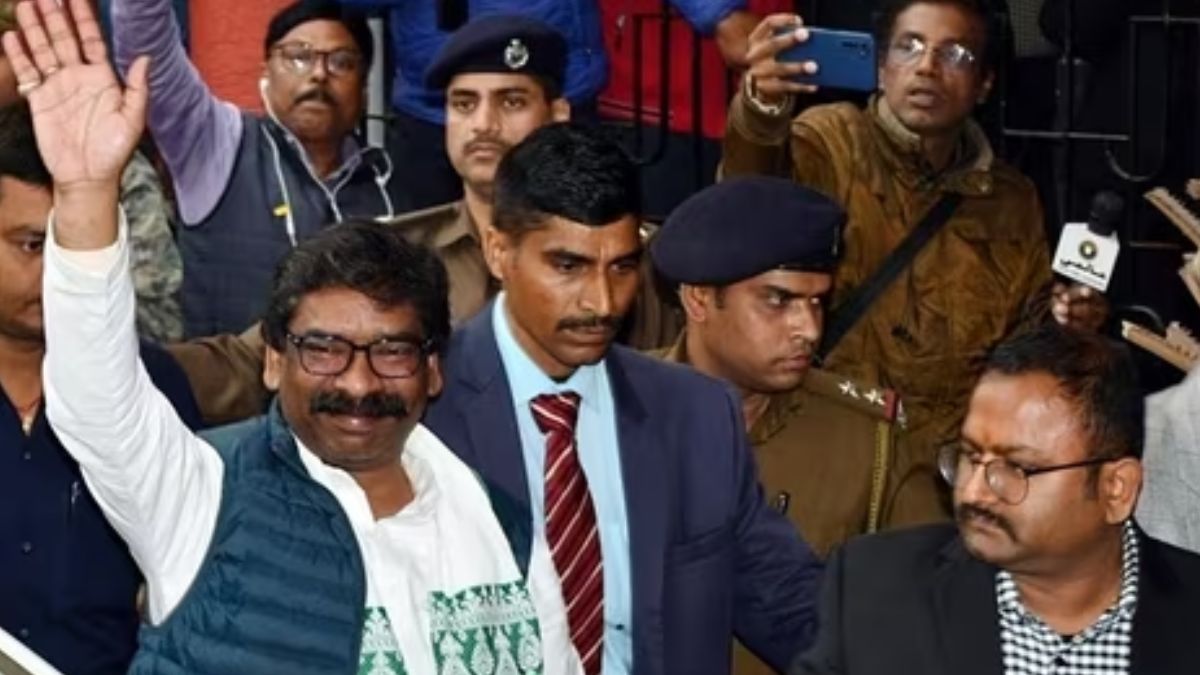 Hemant Soren: New twist in Hemant Soren's case! Two people were found on the 8.5 acres of land for which the arrest was made. Hemant Soren: New twist in Hemant Soren's case! Two people were found on the 8.5 acres of land for which the arrest was made.