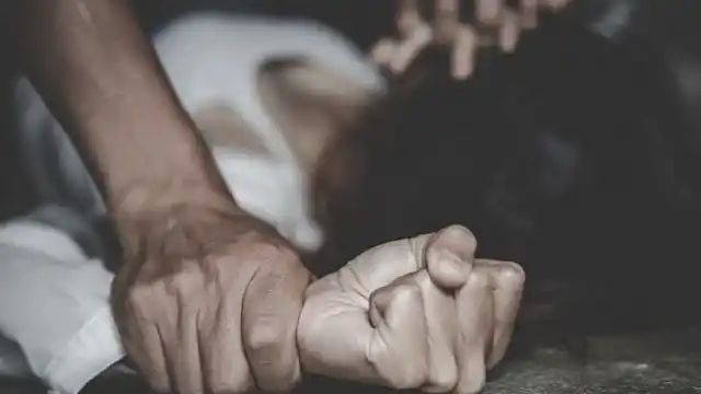 Jharkhand Breaking News : The lover along with 6 friends raped a 14 year old minor and also made a video of the incident Jharkhand Breaking News : The lover along with 6 friends raped a 14 year old minor and also made a video of the incident