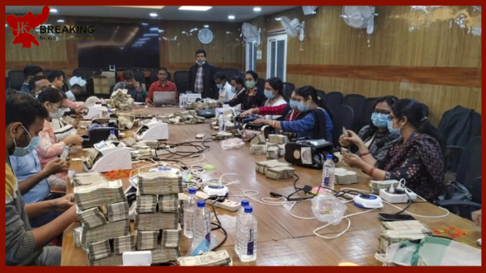 Income Tax Raid Rule: What happens to the cash, jewellery and property seized during income tax raids, very few people know this reality