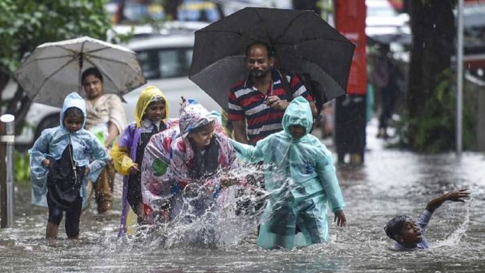 Heavy Rain Alert : Jharkhand will again face disaster today! Heavy rain alert in 10 districts including Ranchi; Schools closed in 8 districts
