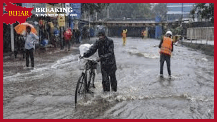 Jharkhand Today's Weather: Havoc due to rain in Jharkhand, Ranchi roads became ponds, water entered the hospital, scooty swept away in strong current