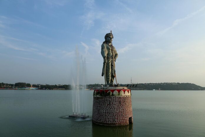 रांची में राजस्व कर्मचारियों पर कार्रवाई